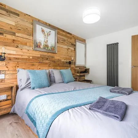 Vakantiehuis Luxury Stay, Steps To Cafes, Pubs & Trails Dogs Ok *