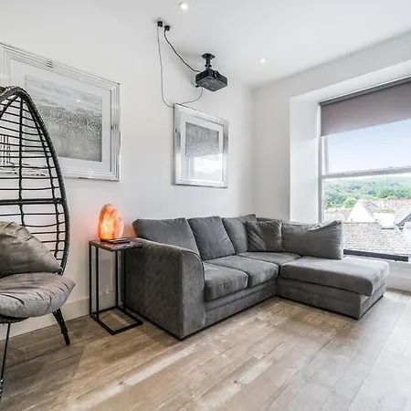 Luxury Stay, Steps To Cafes, Pubs & Trails Dogs Ok Feriehus *