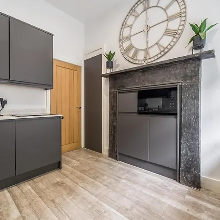 Luxury Stay, Steps To Cafes, Pubs & Trails Dogs Ok Vakantiehuis *